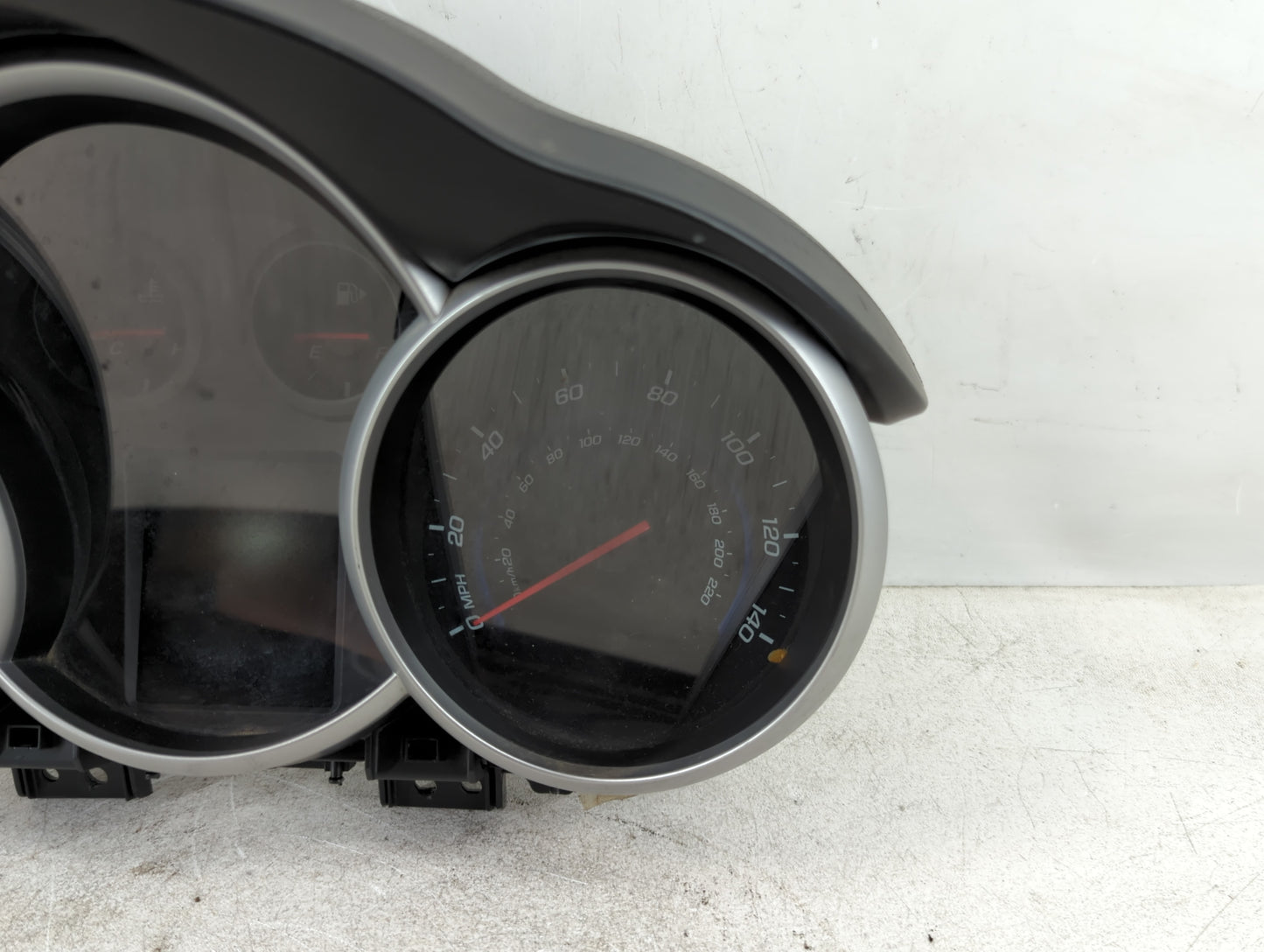 2013-2014 Chevrolet Cruze Instrument Cluster Speedometer Gauges P/N:95129378 Fits Fits 2013 2014 OEM Used Auto Parts - Oemus