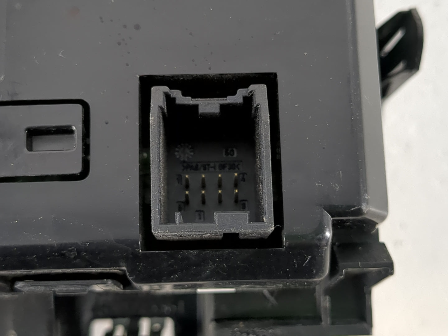 2012-2016 Chevrolet Cruze Information Display Screen - Oemusedautoparts1.com