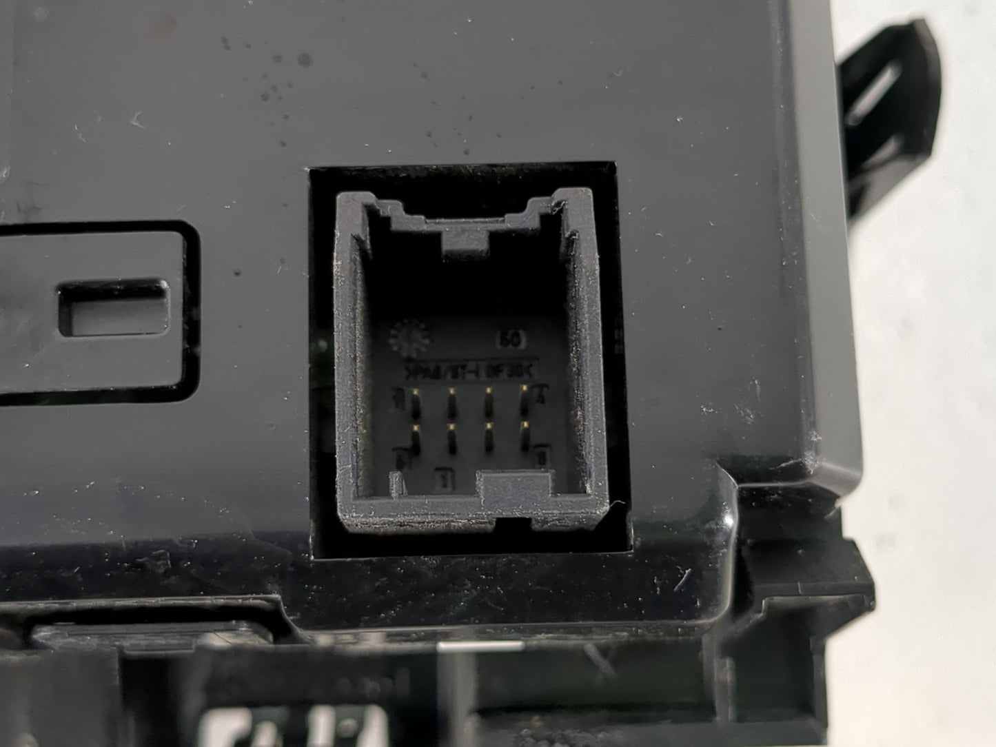2012-2016 Chevrolet Cruze Information Display Screen - Oemusedautoparts1.com