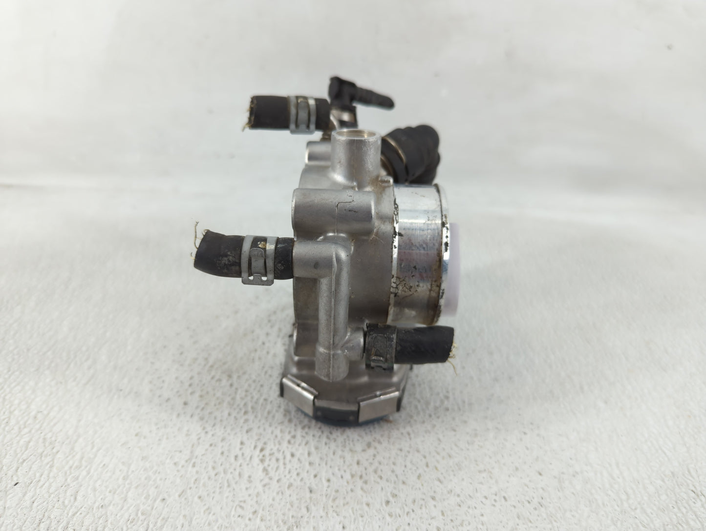 2011-2016 Chevrolet Cruze Throttle Body P/N:55561495 Fits Fits 2009 2010 2011 2012 2013 2014 2015 2016 2017 2018 OEM Used Au