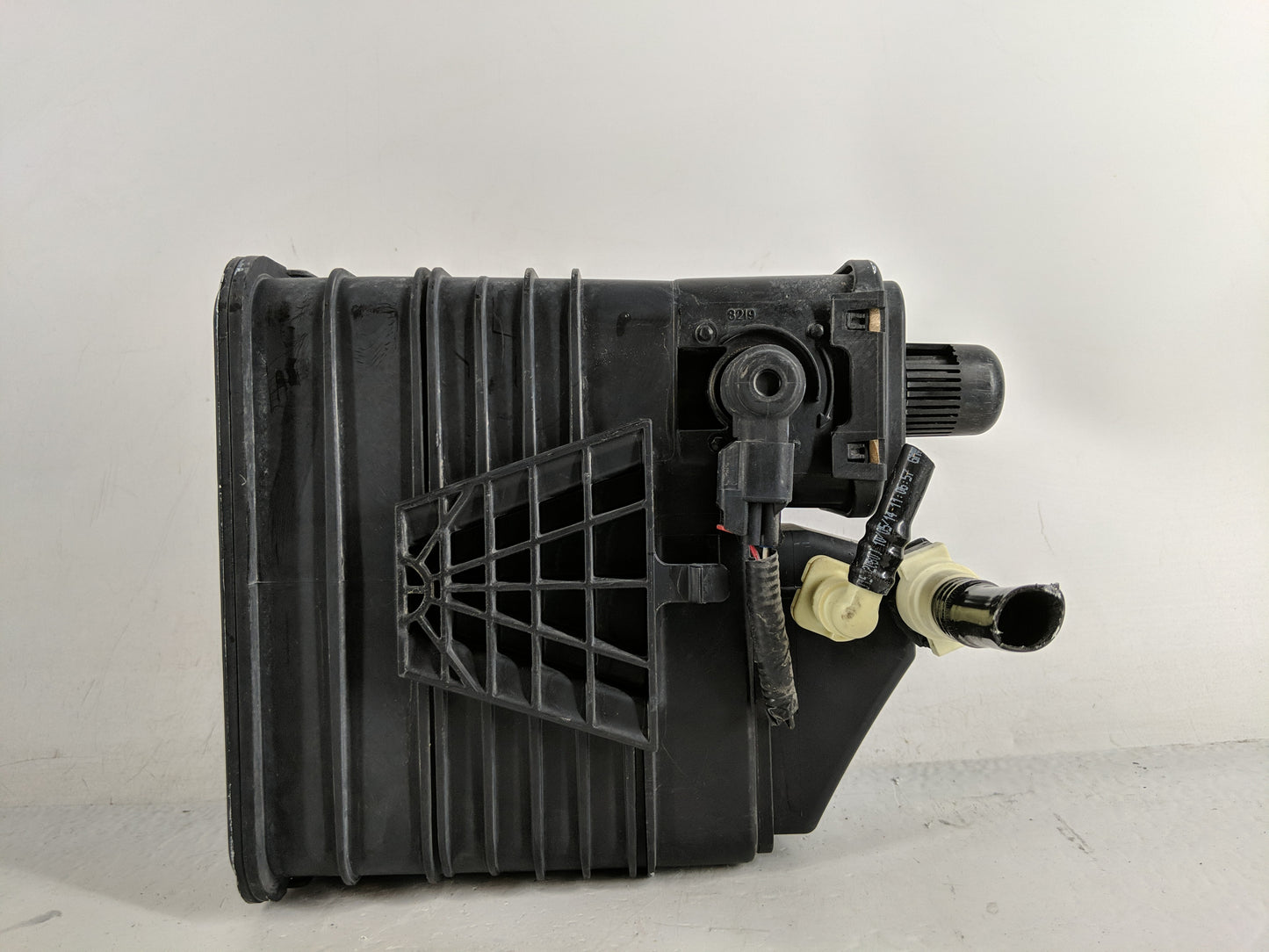 2014 Chevrolet Cruze Fuel Vapor Charcoal Canister 1188109 - Oemusedautoparts1.com