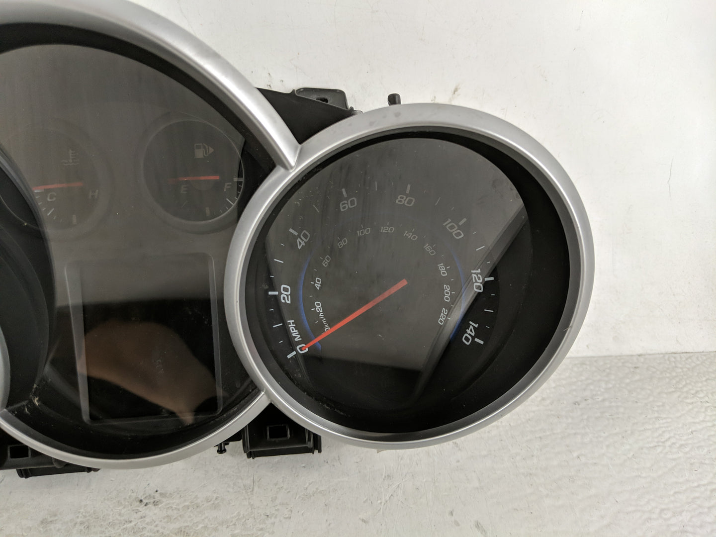2013-2014 Chevrolet Cruze Instrument Cluster Speedometer Gauges P/N:95129378 811511914 Fits Fits 2013 2014 OEM Used Auto Par