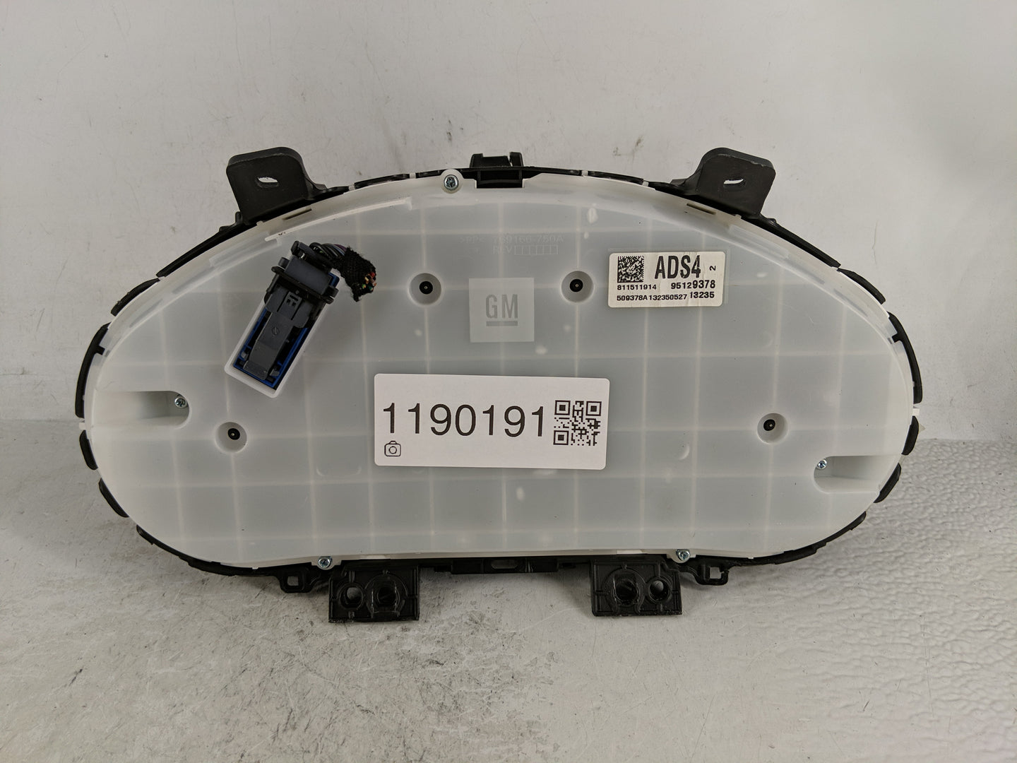 2013-2014 Chevrolet Cruze Instrument Cluster Speedometer Gauges P/N:95129378 811511914 Fits Fits 2013 2014 OEM Used Auto Par