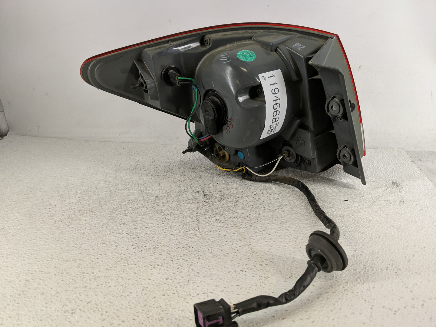 2011-2016 Chevrolet Cruze Tail Light Assembly Passenger Right OEM Fits Fits 2011 2012 2013 2014 2015 2016 OEM Used Auto Part