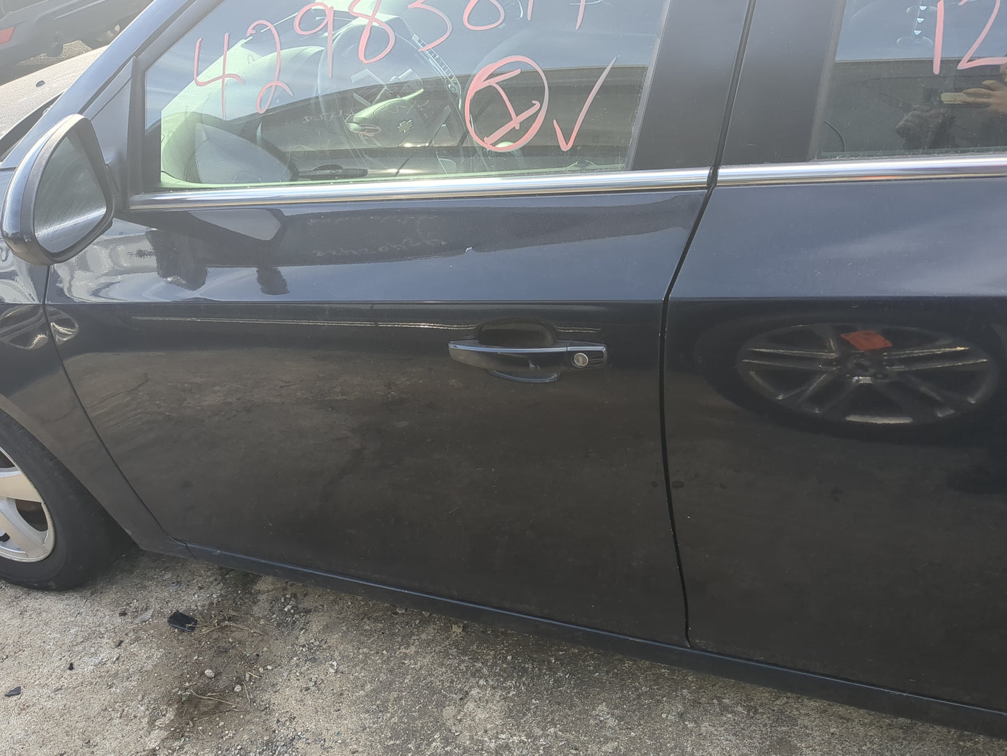 2012-2016 Chevrolet Cruze Driver Front Door Oem 1204419 - Oemusedautoparts1.com