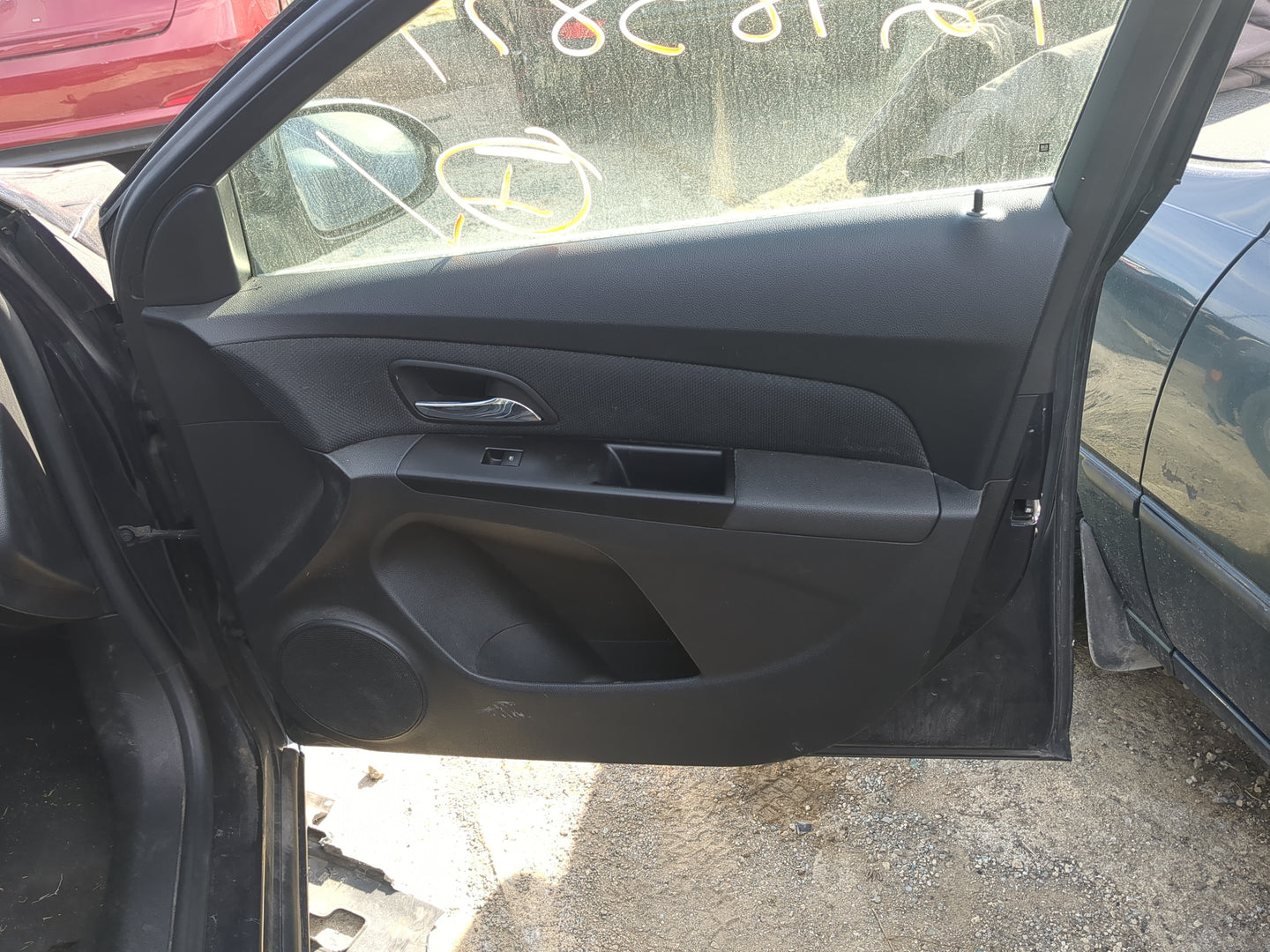 2014 Chevrolet Cruze Front Right Passenger Interior Door Panel Trim 1204535 - Oemusedautoparts1.com