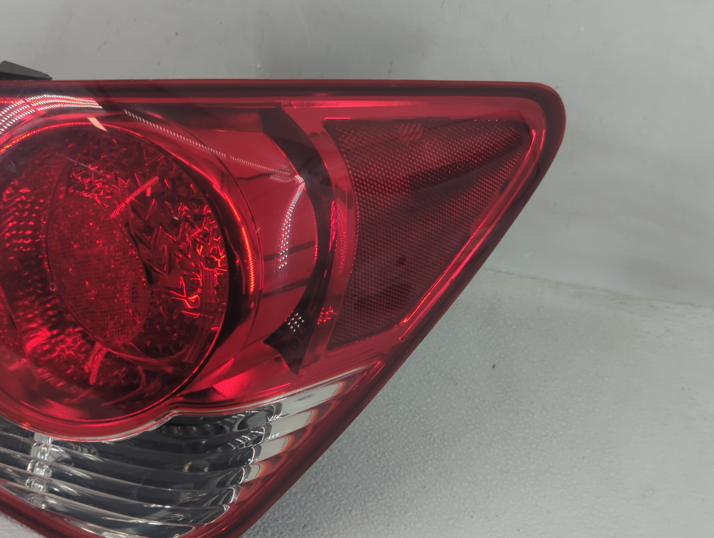 2011-2016 Chevrolet Cruze Tail Light Assembly Passenger Right OEM Fits Fits 2011 2012 2013 2014 2015 2016 OEM Used Auto Part