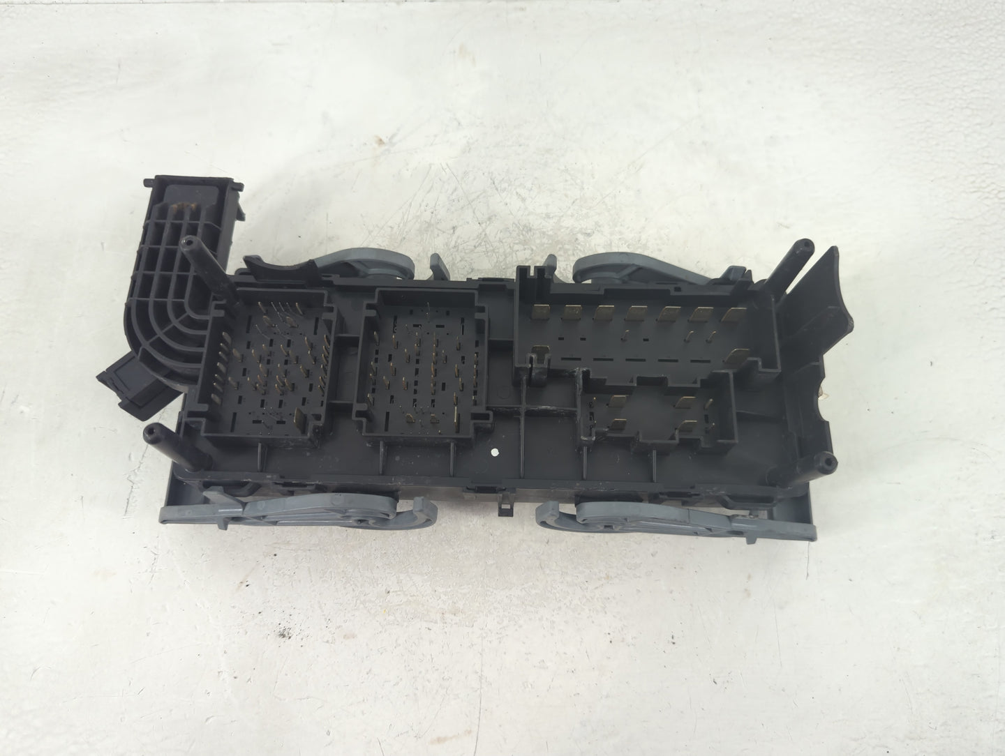 2011-2014 Chevrolet Cruze Fusebox Fuse Box Panel Relay Module P/N:PP-P25 Fits Fits 2011 2012 2013 2014 OEM Used Auto Parts -