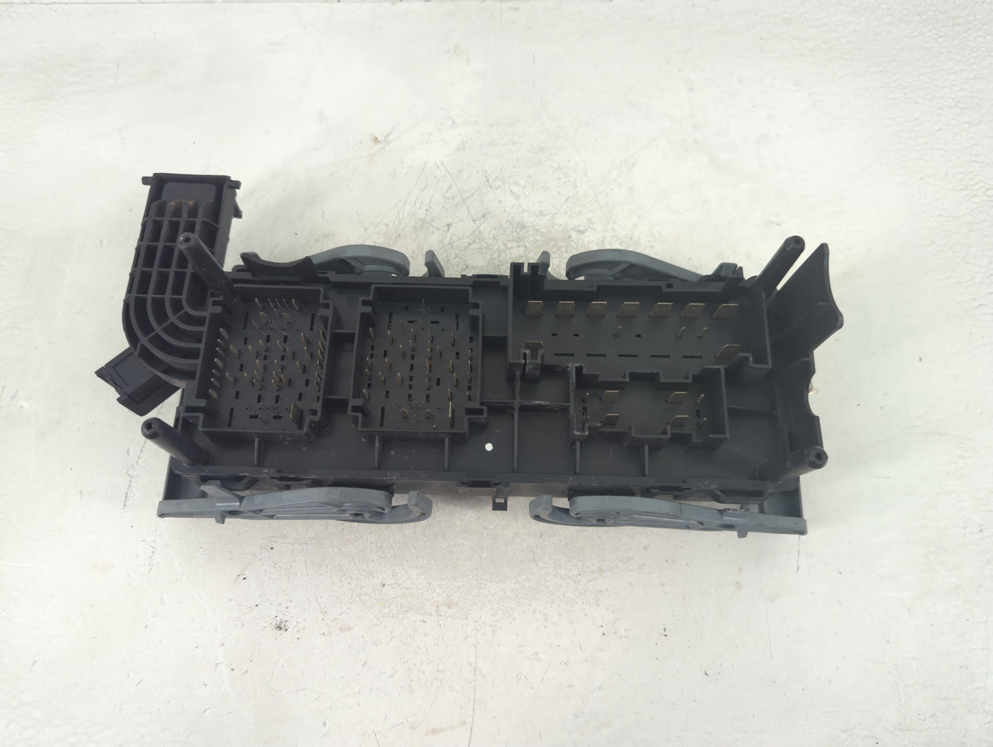 2011-2014 Chevrolet Cruze Fusebox Fuse Box Panel Relay Module P/N:PP-P25 Fits Fits 2011 2012 2013 2014 OEM Used Auto Parts -