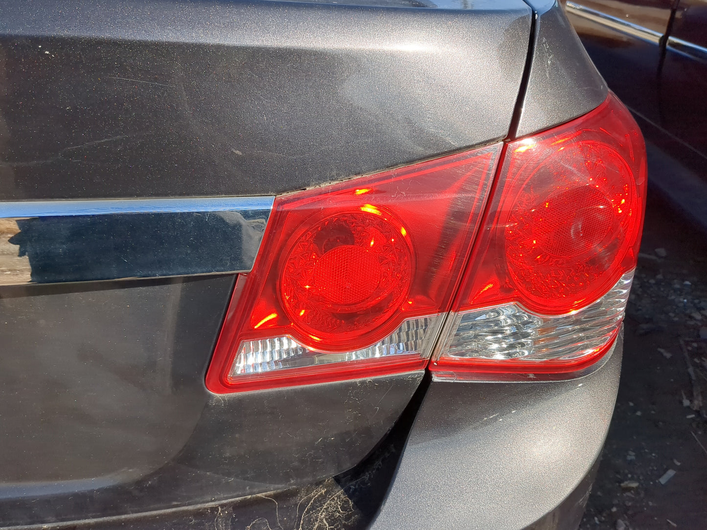 2011 Chevrolet Cruze Passenger Right Side Deck Lid Mounted Tail Light 1235044 - Oemusedautoparts1.com