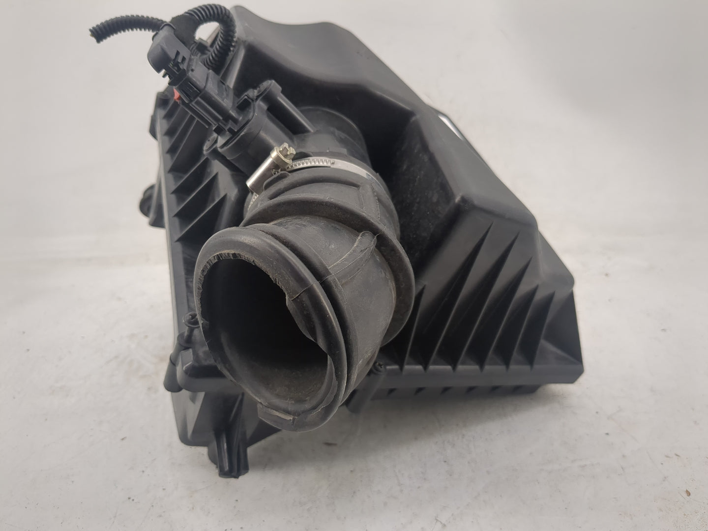 2014 Chevrolet Cruze Air Cleaner Intake-duct Hose Tube - Oemusedautoparts1.com