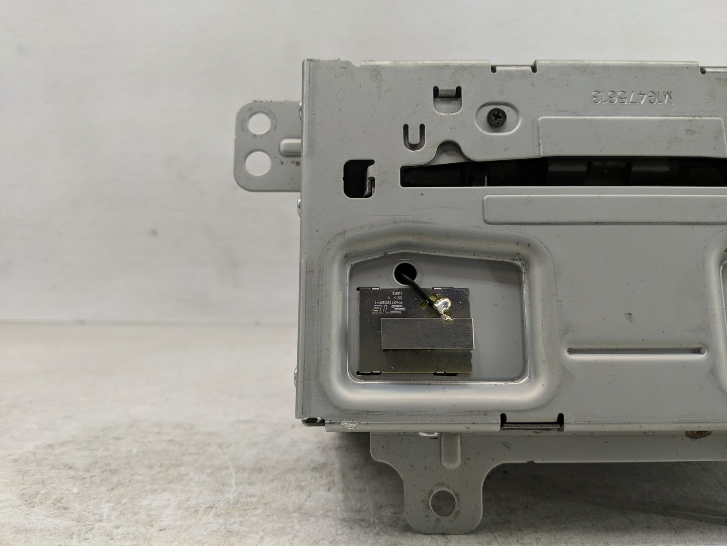 2014 Chevrolet Cruze Radio AM FM Cd Player Receiver Replacement P/N:2320 6821 Fits OEM Used Auto Parts - Oemusedautoparts1.c