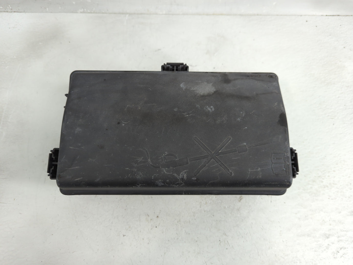 2011-2014 Chevrolet Cruze Fusebox Fuse Box Panel Relay Module P/N:812461952 Fits Fits 2011 2012 2013 2014 OEM Used Auto Part