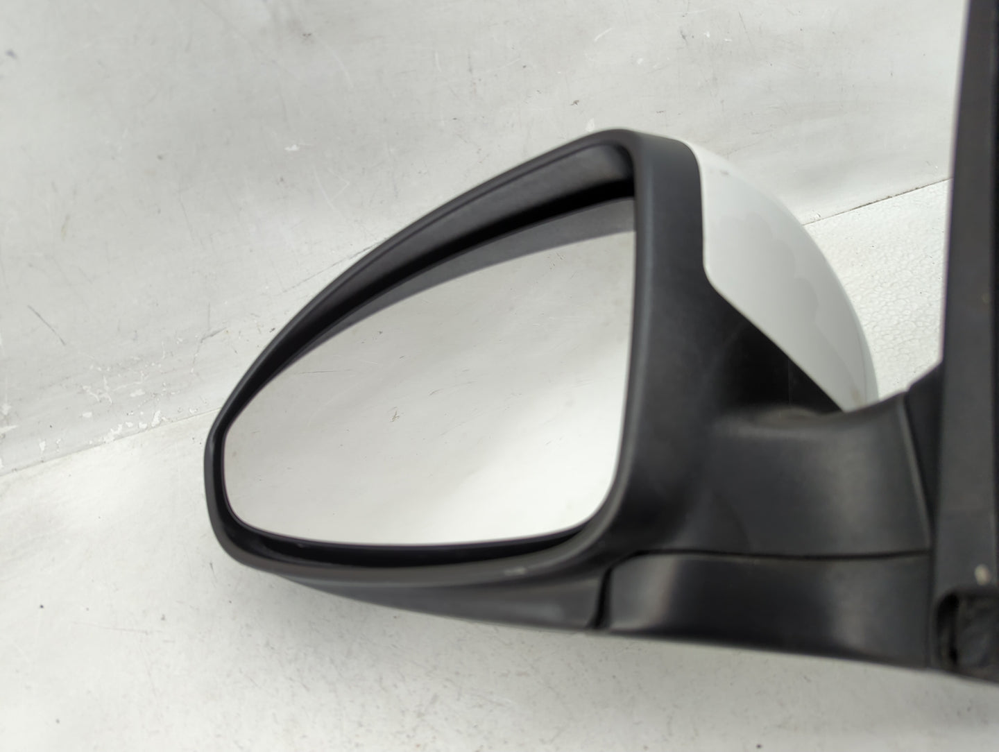 2011-2016 Chevrolet Cruze Side Mirror Replacement Driver Left View Door Mirror P/N:95186734 95186748 Fits OEM Used Auto Part