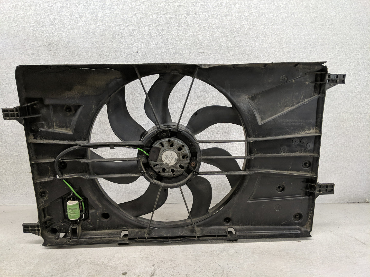 2011-2016 Chevrolet Cruze Electric Radiator Cooling Fan Motor Assembly P/N:52500567 Fits Fits 2011 2012 2013 2014 2015 2016 