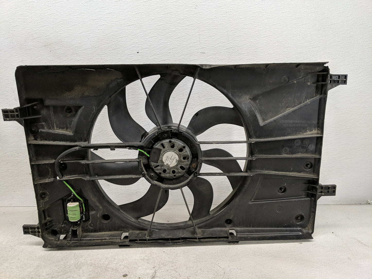 2011-2016 Chevrolet Cruze Electric Radiator Cooling Fan Motor Assembly P/N:52500567 Fits Fits 2011 2012 2013 2014 2015 2016 