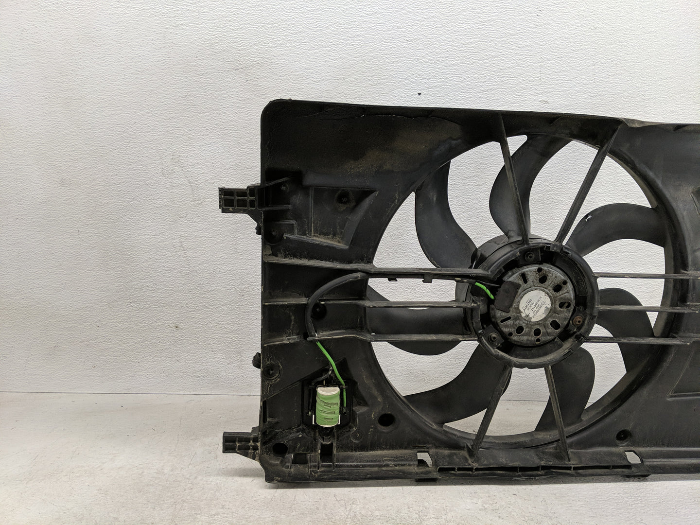 2011-2016 Chevrolet Cruze Electric Radiator Cooling Fan Motor Assembly P/N:52500567 Fits Fits 2011 2012 2013 2014 2015 2016 