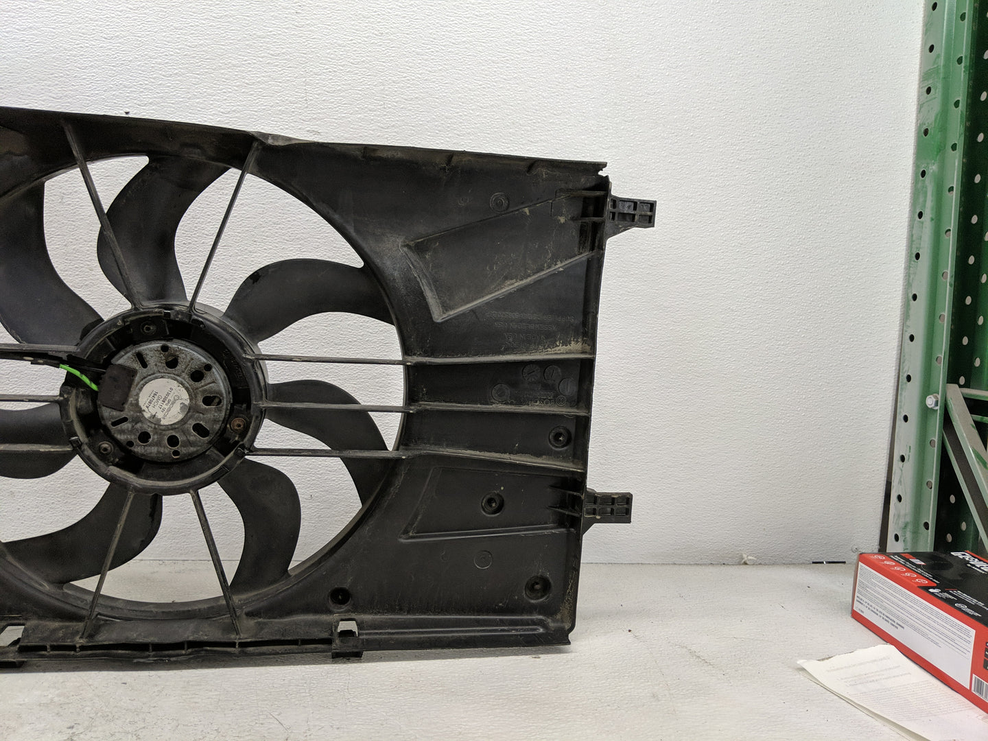 2011-2016 Chevrolet Cruze Electric Radiator Cooling Fan Motor Assembly P/N:52500567 Fits Fits 2011 2012 2013 2014 2015 2016 