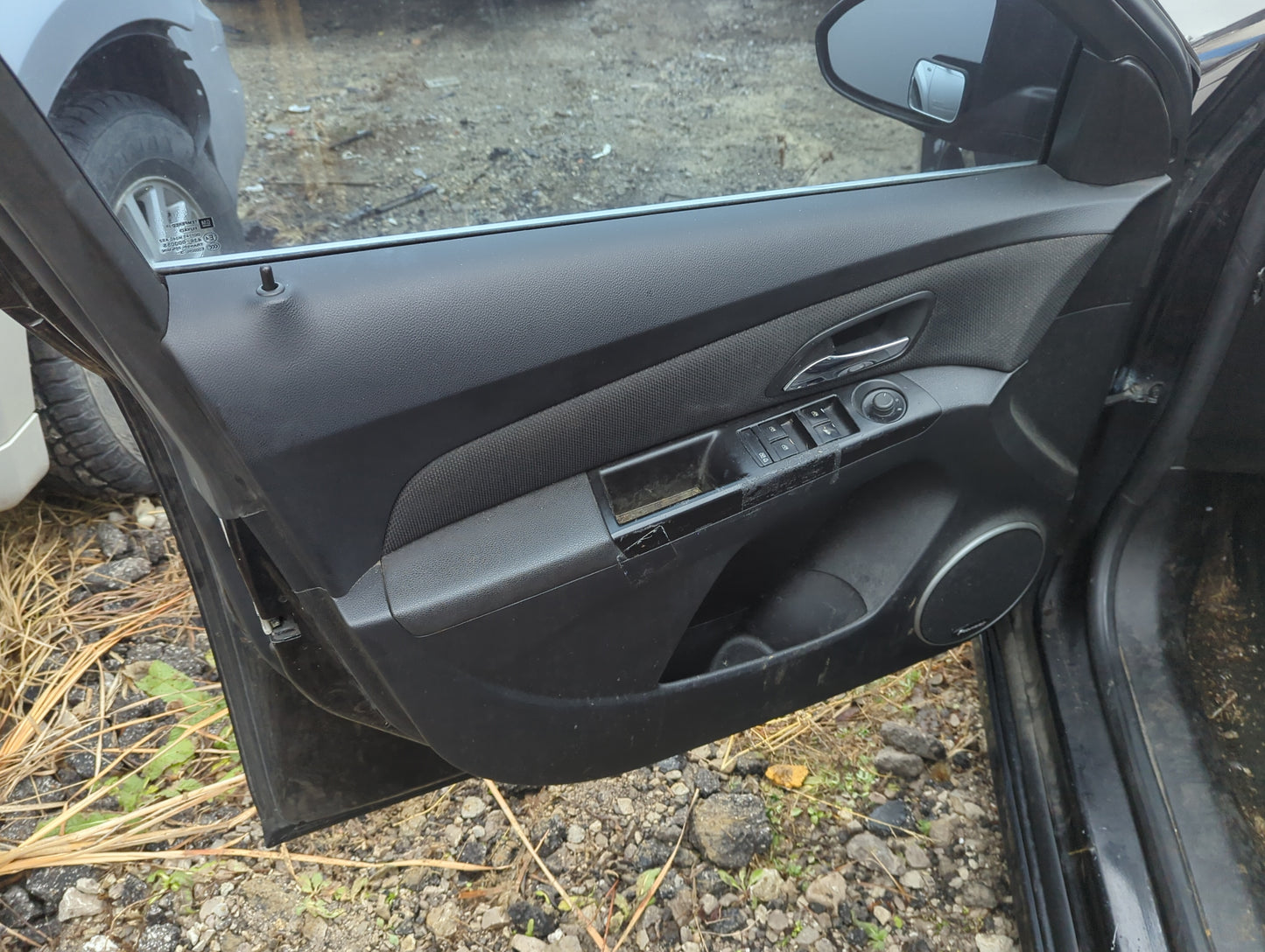 2014 Chevrolet Cruze Front Left Driver Interior Door Panel Trim 1299789 - Oemusedautoparts1.com