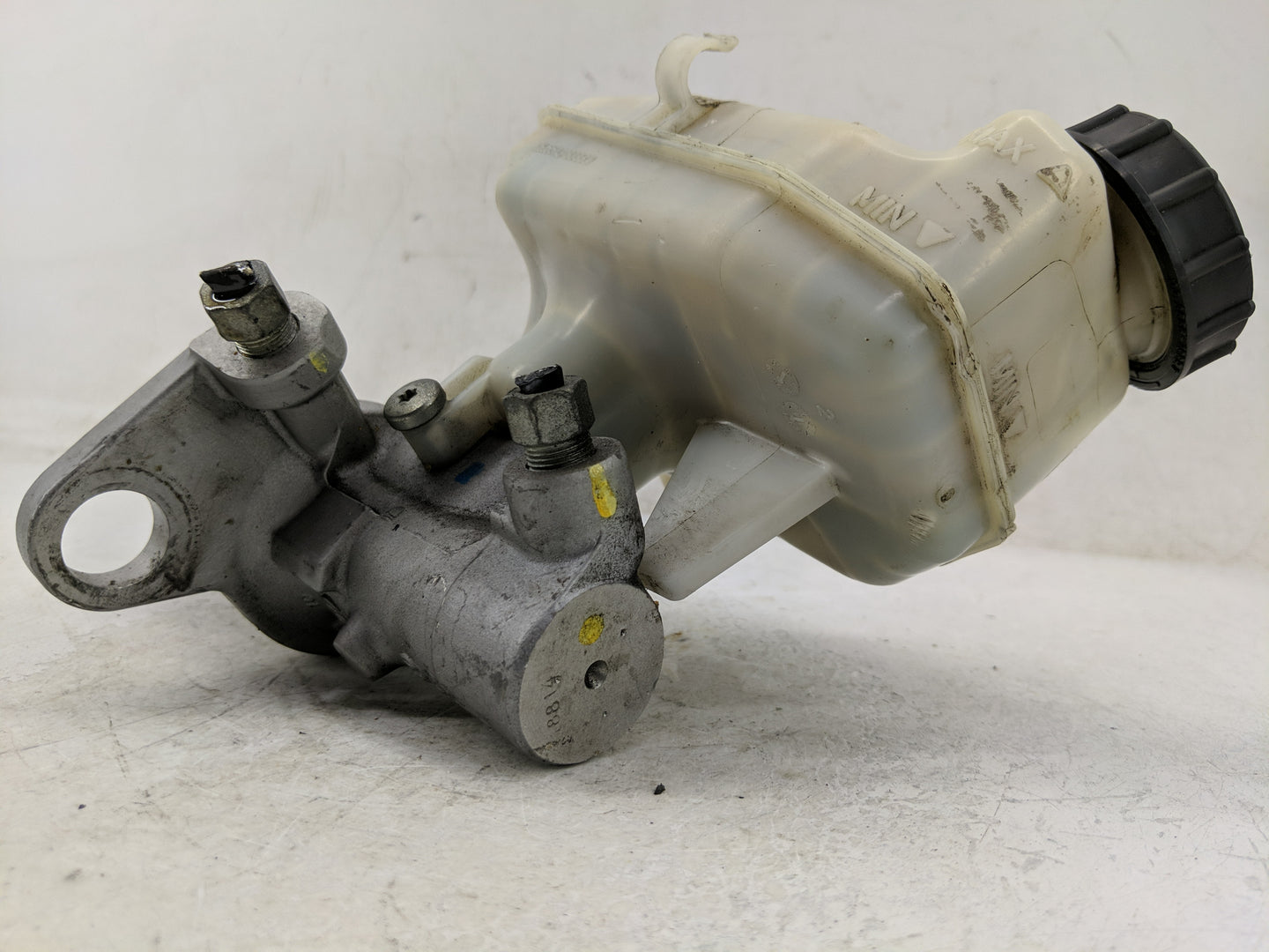 2011-2016 Chevrolet Cruze Brake Master Cylinder - Oemusedautoparts1.com
