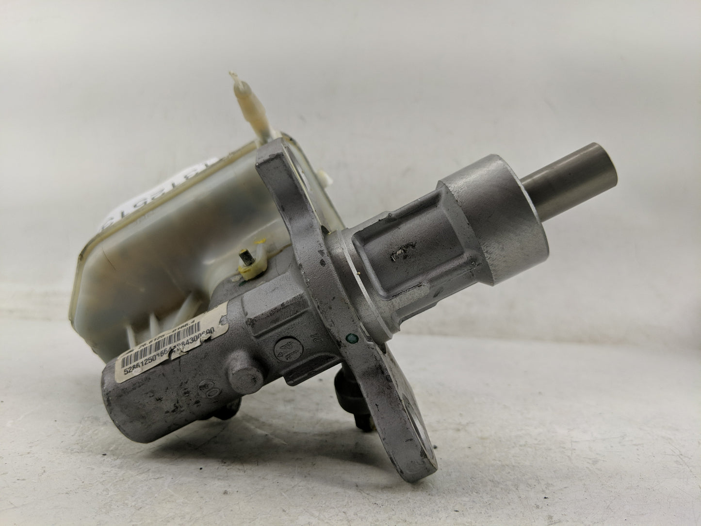 2011-2016 Chevrolet Cruze Brake Master Cylinder - Oemusedautoparts1.com