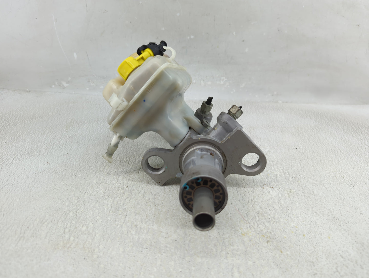 2011-2016 Chevrolet Cruze Brake Master Cylinder 1312584 - Oemusedautoparts1.com