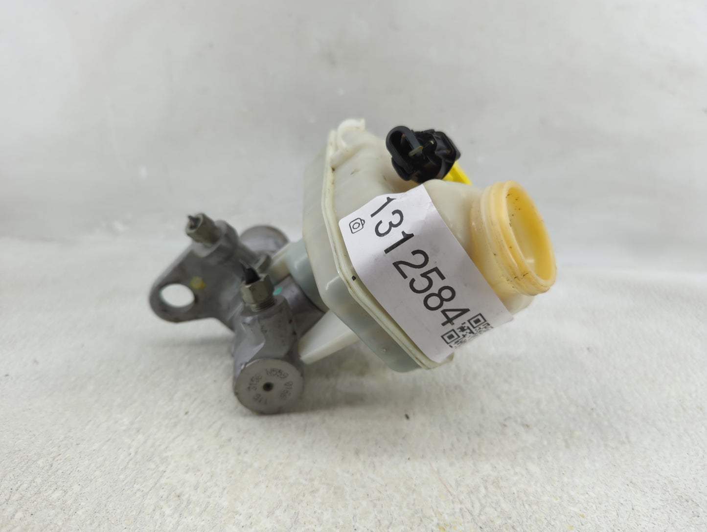 2011-2016 Chevrolet Cruze Brake Master Cylinder 1312584 - Oemusedautoparts1.com