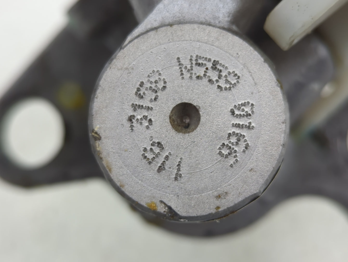 2011-2016 Chevrolet Cruze Brake Master Cylinder 1312584 - Oemusedautoparts1.com