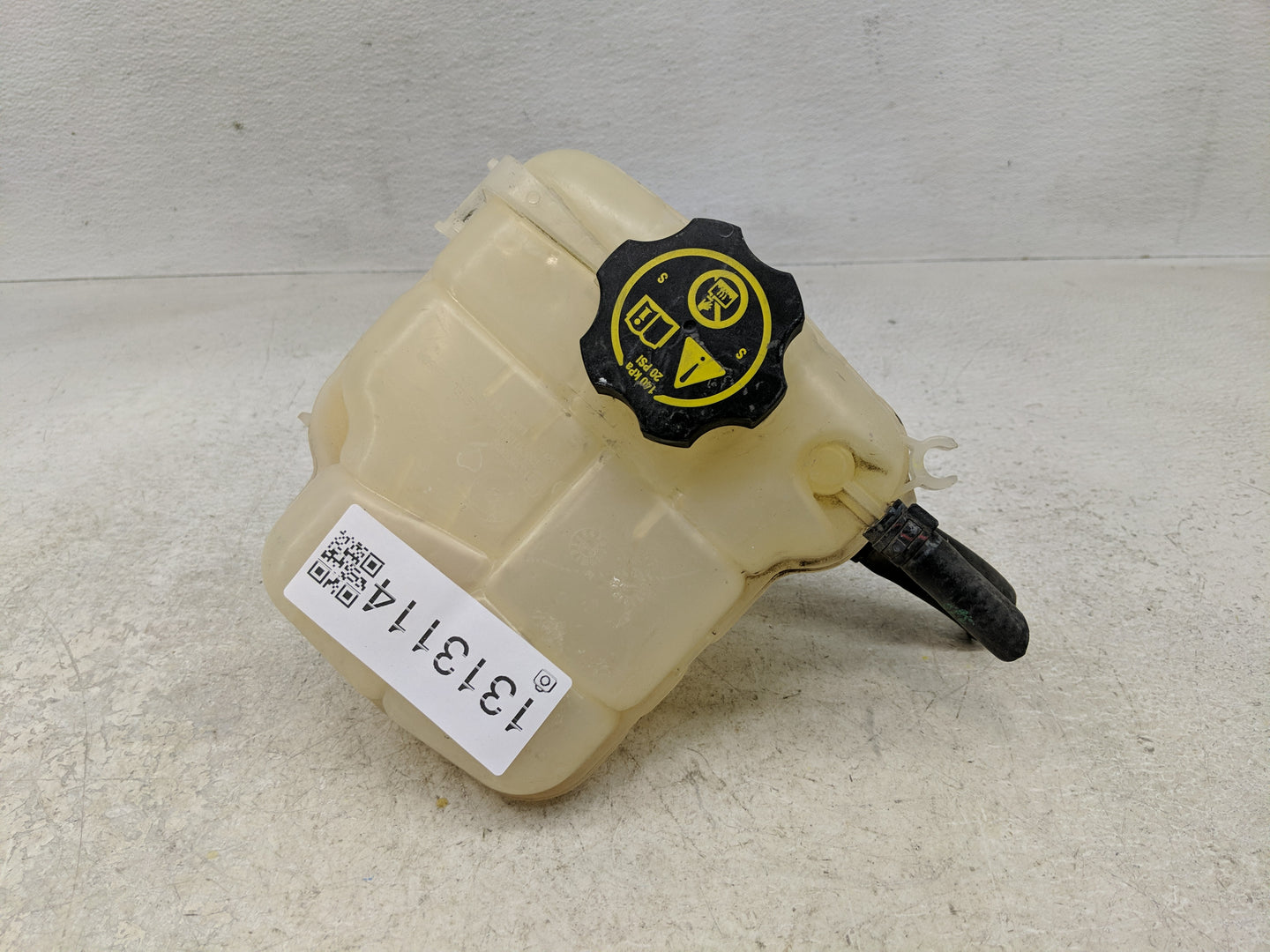 2011 Chevrolet Cruze Radiator Coolant Overflow Expansion Tank Bottle 1313114 - Oemusedautoparts1.com