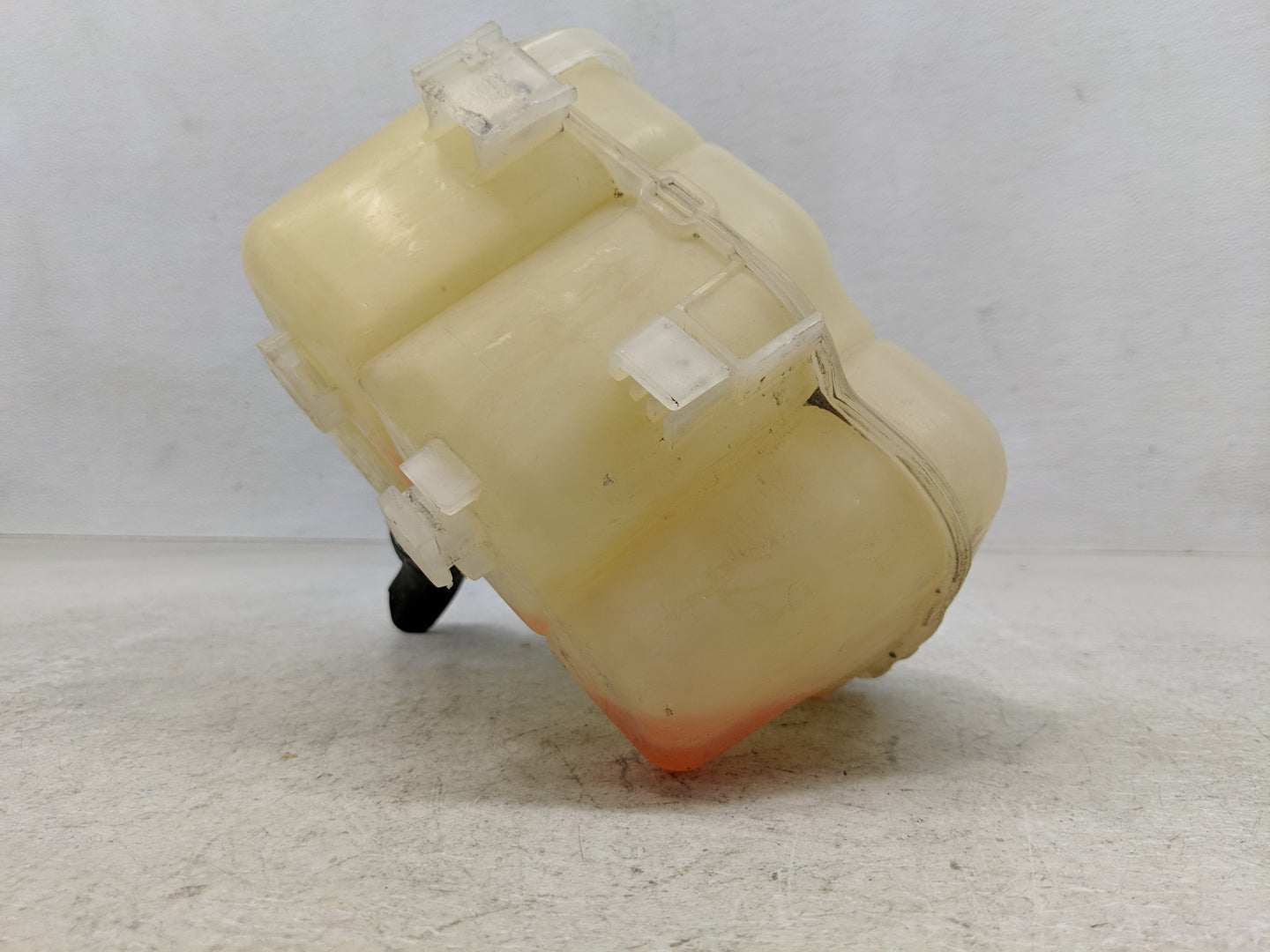 2011 Chevrolet Cruze Radiator Coolant Overflow Expansion Tank Bottle 1313114 - Oemusedautoparts1.com