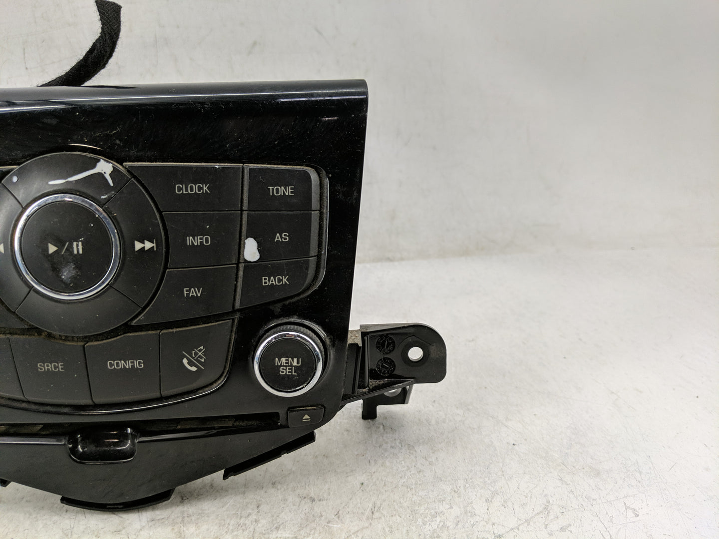 2013-2016 Chevrolet Cruze Radio Control Panel 1315053 - Oemusedautoparts1.com