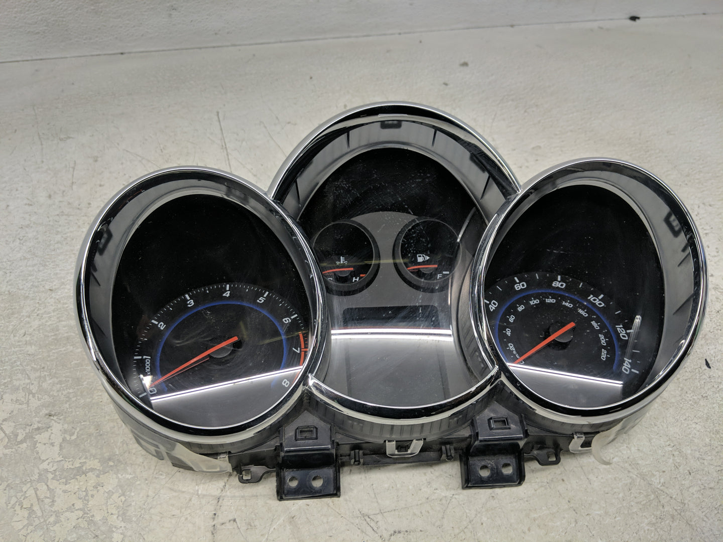 2013-2014 Chevrolet Cruze Instrument Cluster Speedometer Gauges P/N:95129376 Fits Fits 2013 2014 OEM Used Auto Parts - Oemus