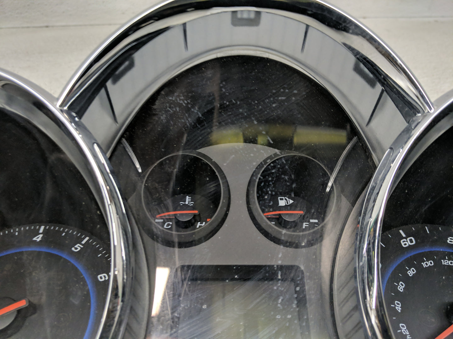 2013-2014 Chevrolet Cruze Instrument Cluster Speedometer Gauges P/N:95129376 Fits Fits 2013 2014 OEM Used Auto Parts - Oemus