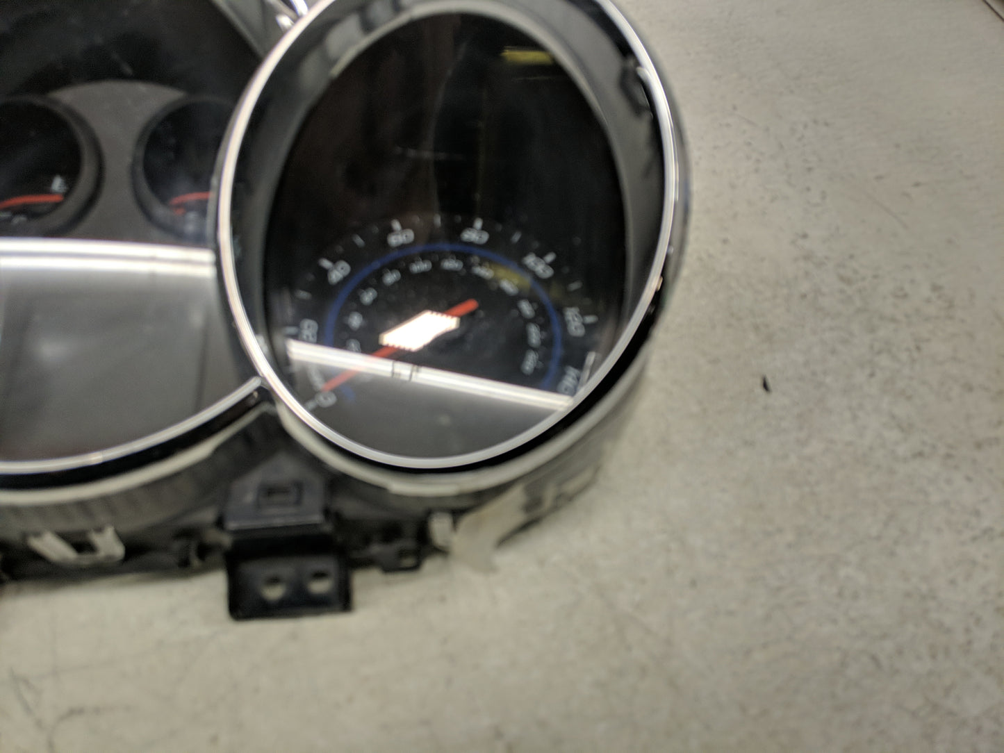 2013-2014 Chevrolet Cruze Instrument Cluster Speedometer Gauges P/N:95129376 Fits Fits 2013 2014 OEM Used Auto Parts - Oemus
