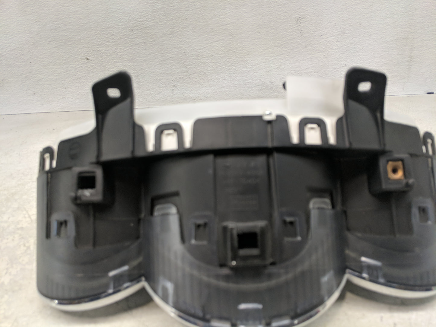 2013-2014 Chevrolet Cruze Instrument Cluster Speedometer Gauges P/N:95129376 Fits Fits 2013 2014 OEM Used Auto Parts - Oemus