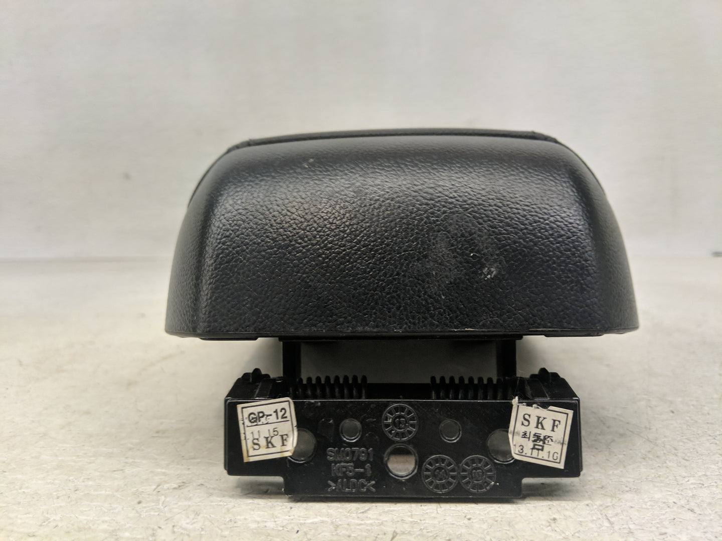 2014 Chevrolet Cruze Center Console Armrest Cover Lid Fits OEM Used Auto Parts - Oemusedautoparts1.com