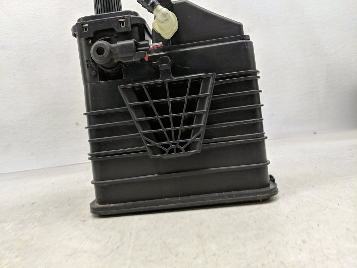 2014 Chevrolet Cruze Fuel Vapor Charcoal Canister 1356641 - Oemusedautoparts1.com