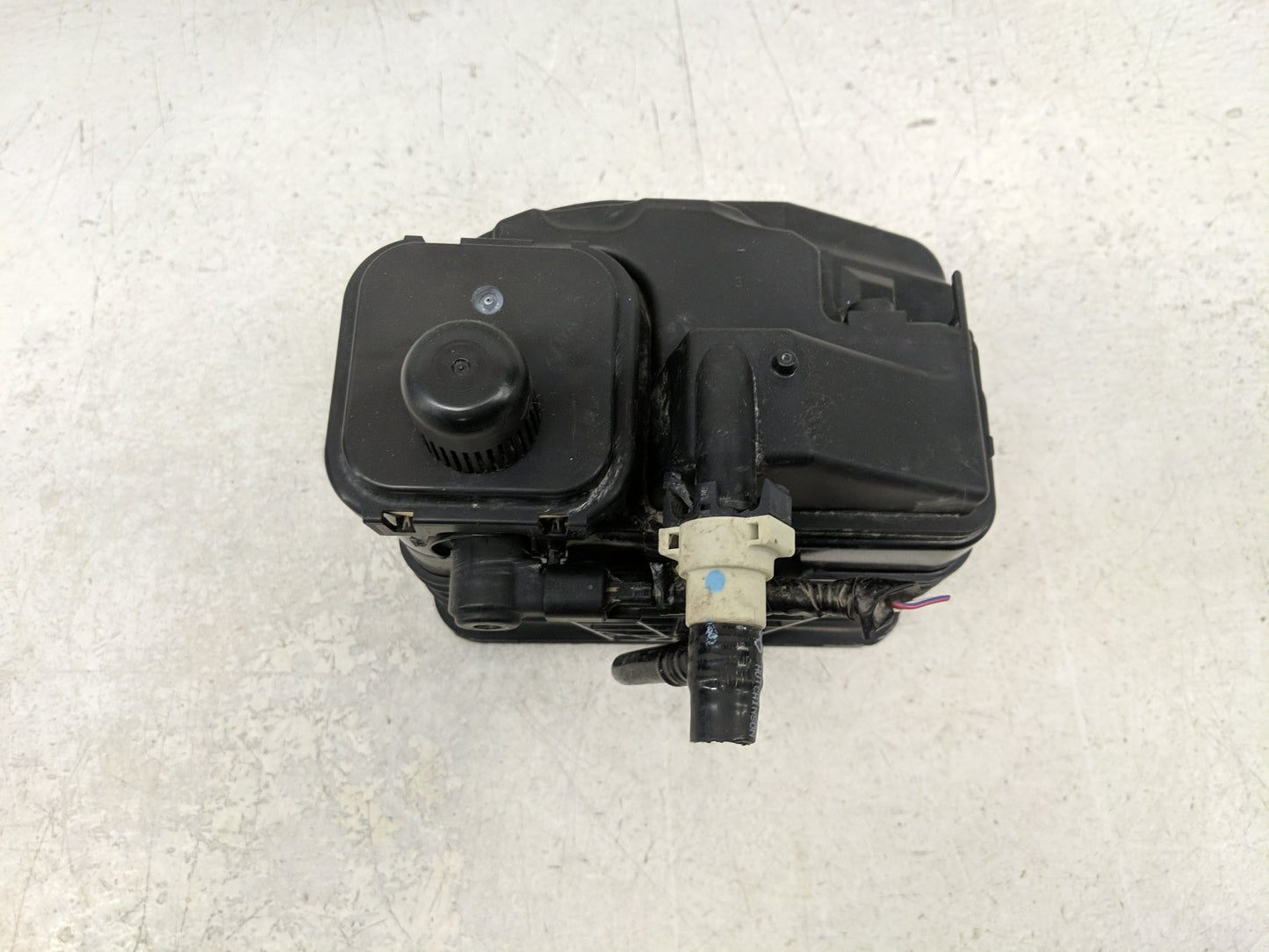 2014 Chevrolet Cruze Fuel Vapor Charcoal Canister 1357565 - Oemusedautoparts1.com