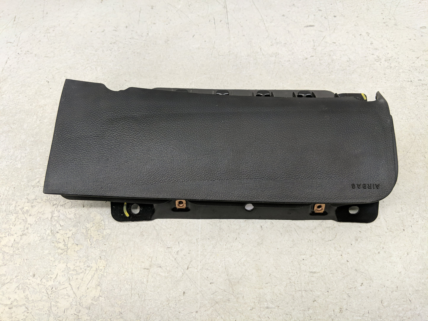2013-2016 Chevrolet Cruze Air Bag Driver Left Knee OEM P/N:95910046 Fits Fits 2013 2014 2015 2016 OEM Used Auto Parts - Oemu