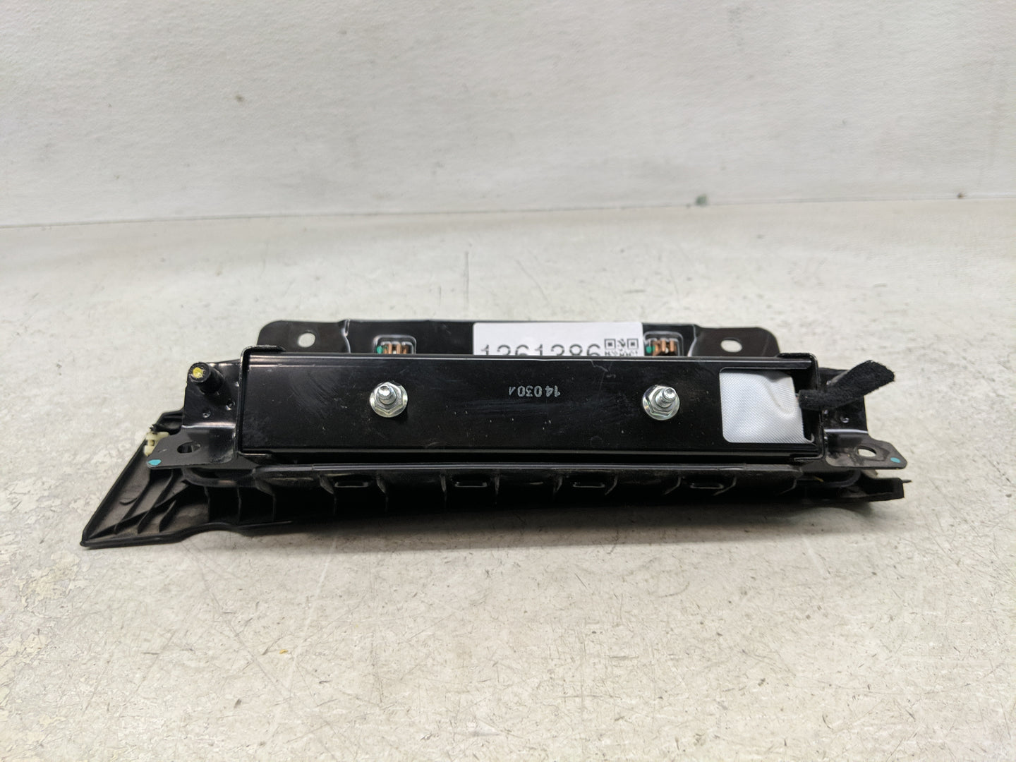 2013-2016 Chevrolet Cruze Air Bag Driver Left Knee OEM P/N:95910046 Fits Fits 2013 2014 2015 2016 OEM Used Auto Parts - Oemu