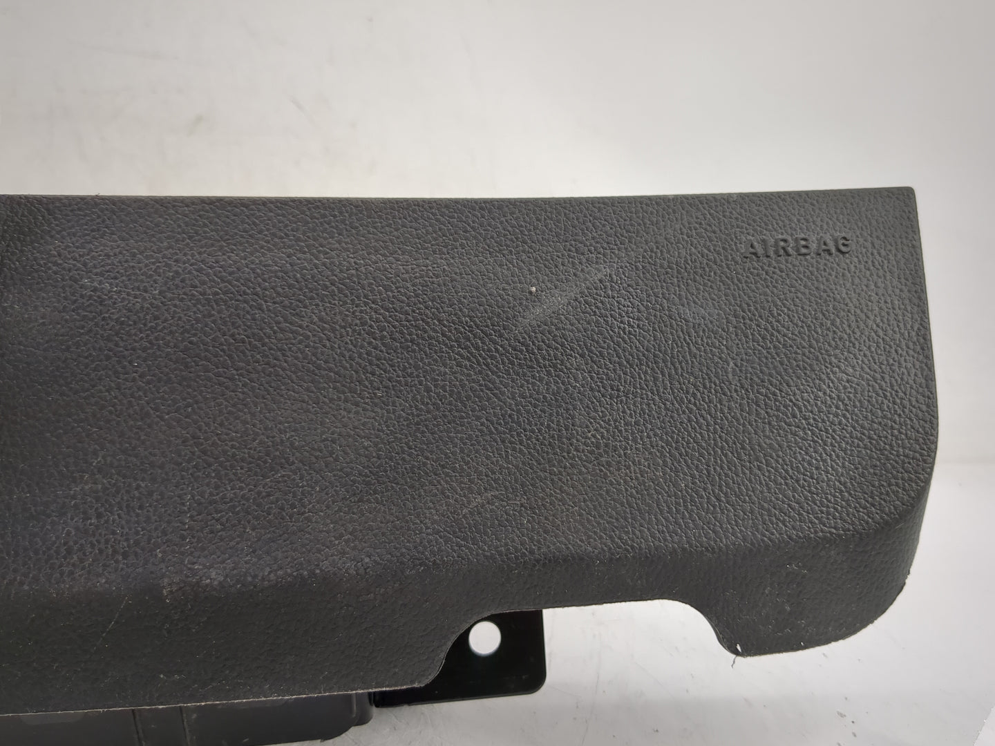 2014 Chevrolet Cruze Air Bag Passenger Right Knee OEM P/N:A1IM01-309BC4BJ4G0 20TML004BCXDE1060TP Fits OEM Used Auto Parts - 