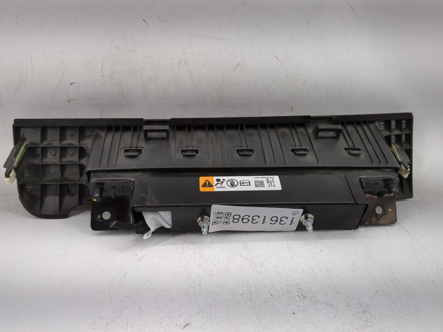 2014 Chevrolet Cruze Air Bag Passenger Right Knee OEM P/N:A1IM01-309BC4BJ4G0 20TML004BCXDE1060TP Fits OEM Used Auto Parts - 
