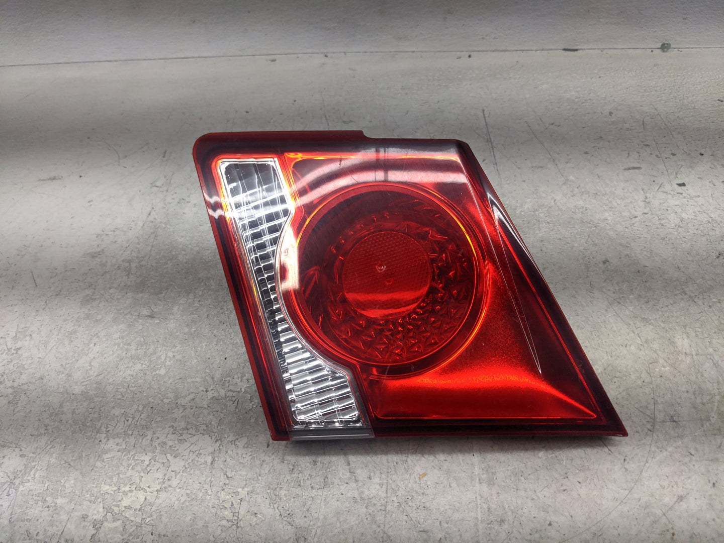 2011-2016 Chevrolet Cruze Tail Light Assembly Passenger Right OEM Fits Fits 2011 2012 2013 2014 2015 2016 OEM Used Auto Part