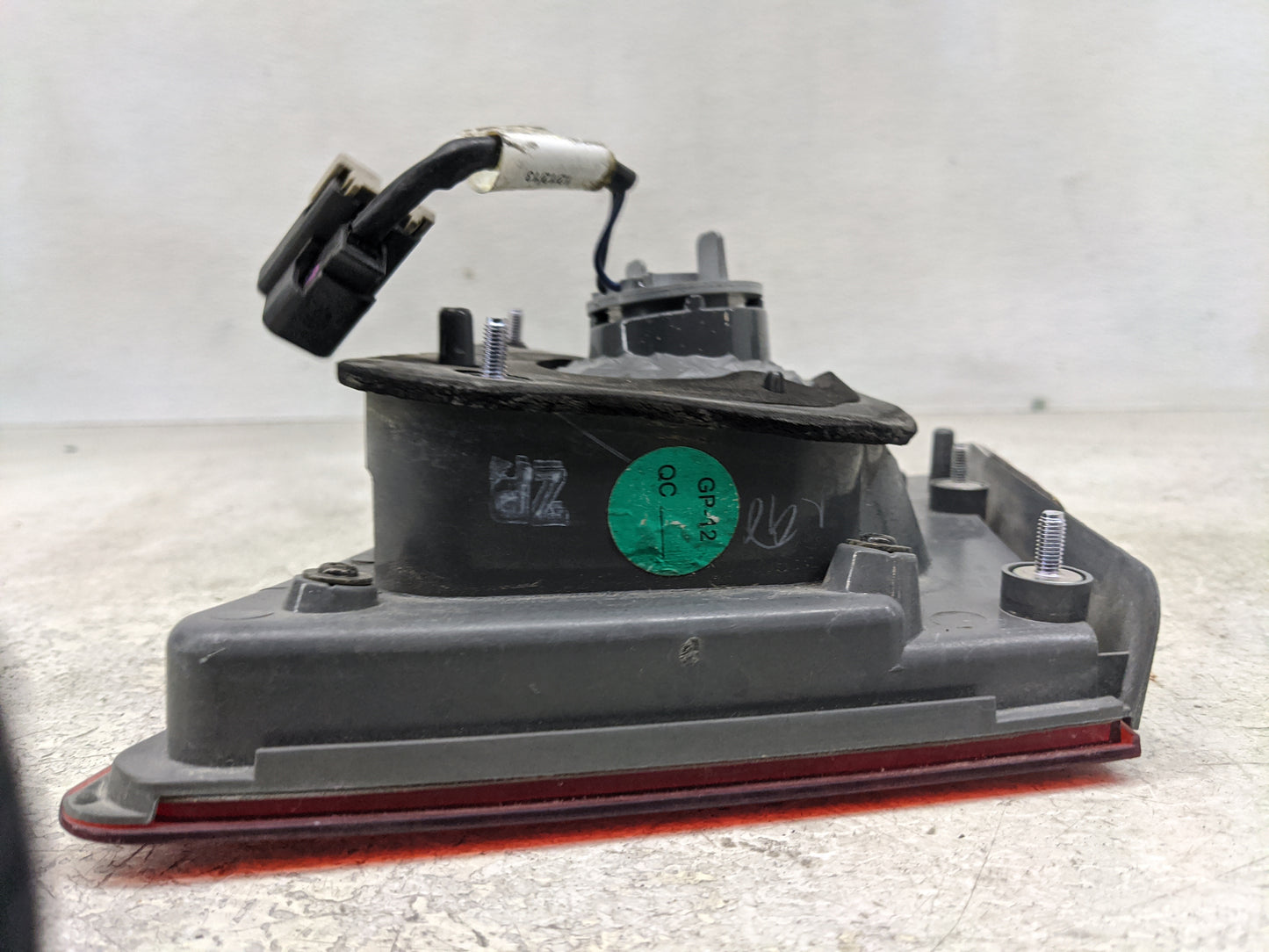 2011-2016 Chevrolet Cruze Tail Light Assembly Passenger Right OEM Fits Fits 2011 2012 2013 2014 2015 2016 OEM Used Auto Part