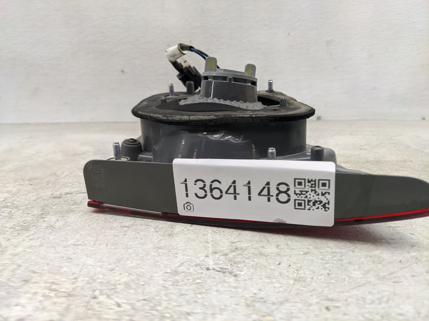 2011-2016 Chevrolet Cruze Tail Light Assembly Passenger Right OEM Fits Fits 2011 2012 2013 2014 2015 2016 OEM Used Auto Part