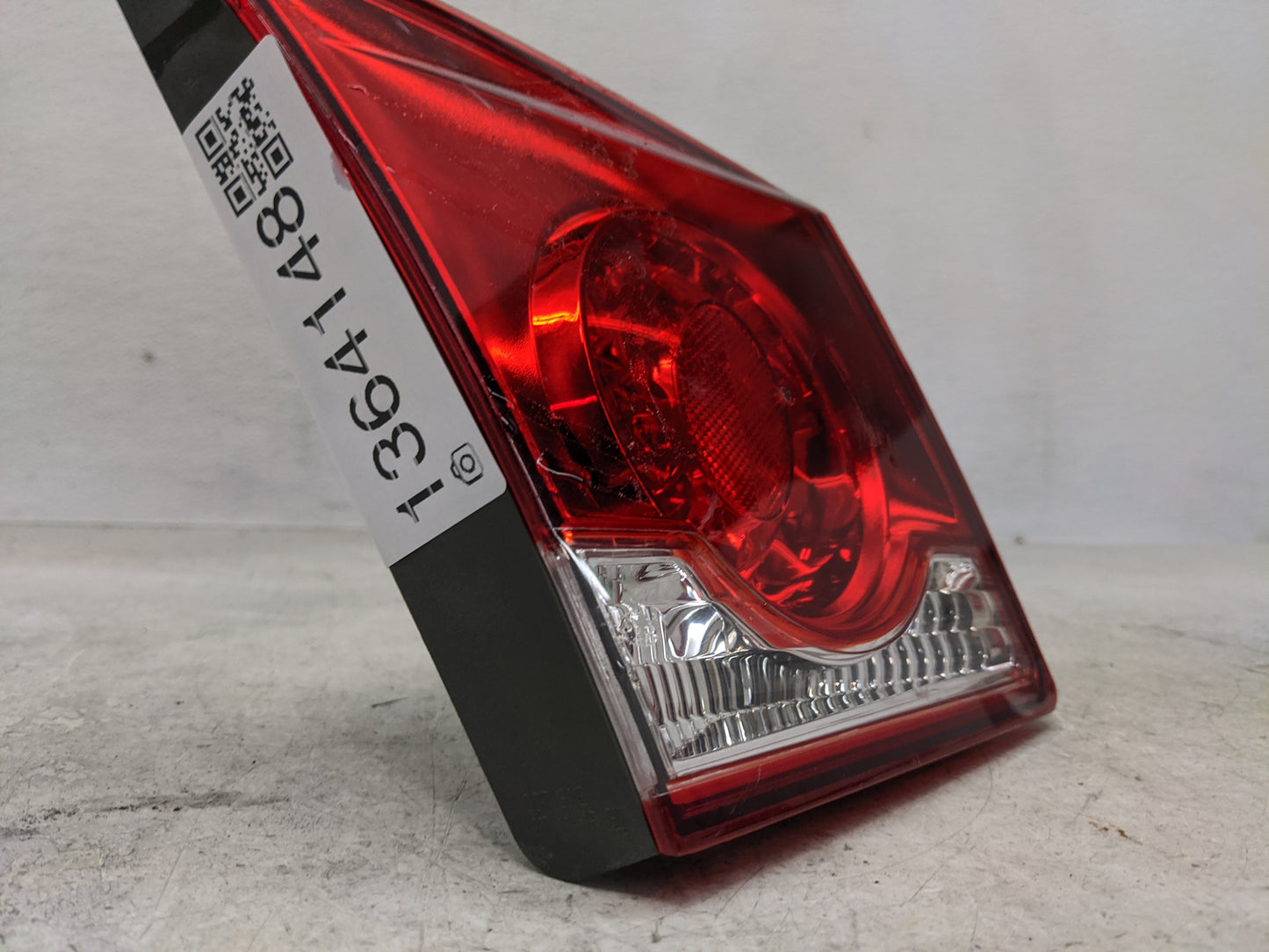 2011-2016 Chevrolet Cruze Tail Light Assembly Passenger Right OEM Fits Fits 2011 2012 2013 2014 2015 2016 OEM Used Auto Part