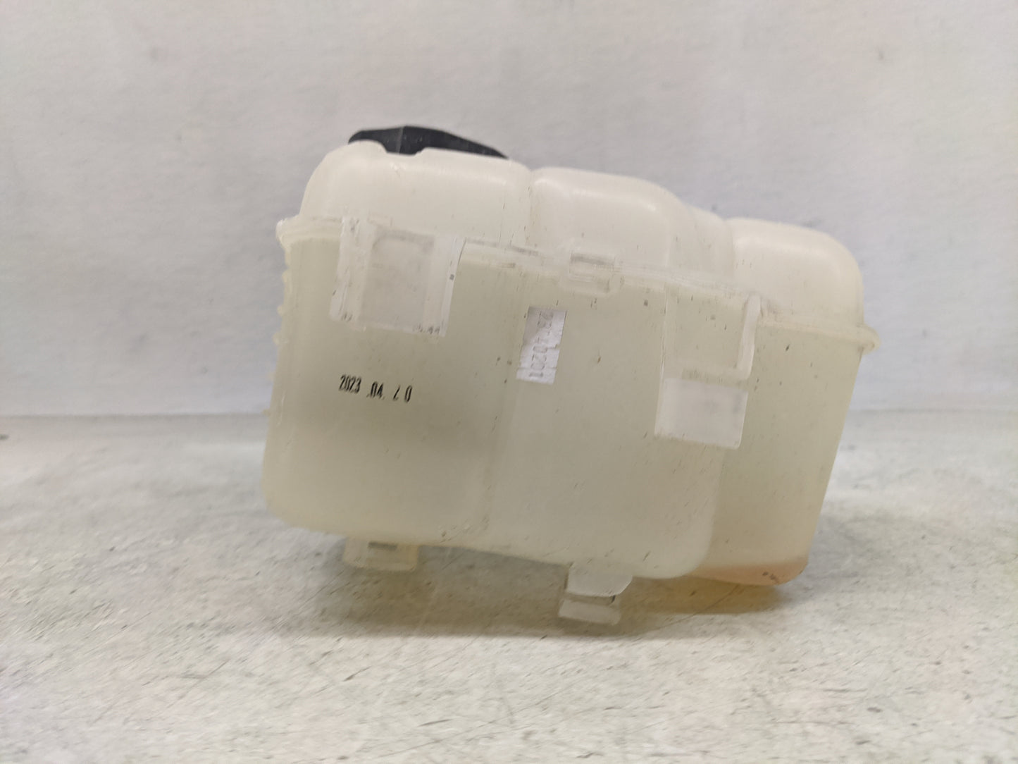 2011 Chevrolet Cruze Radiator Coolant Overflow Expansion Tank Bottle 1367118 - Oemusedautoparts1.com