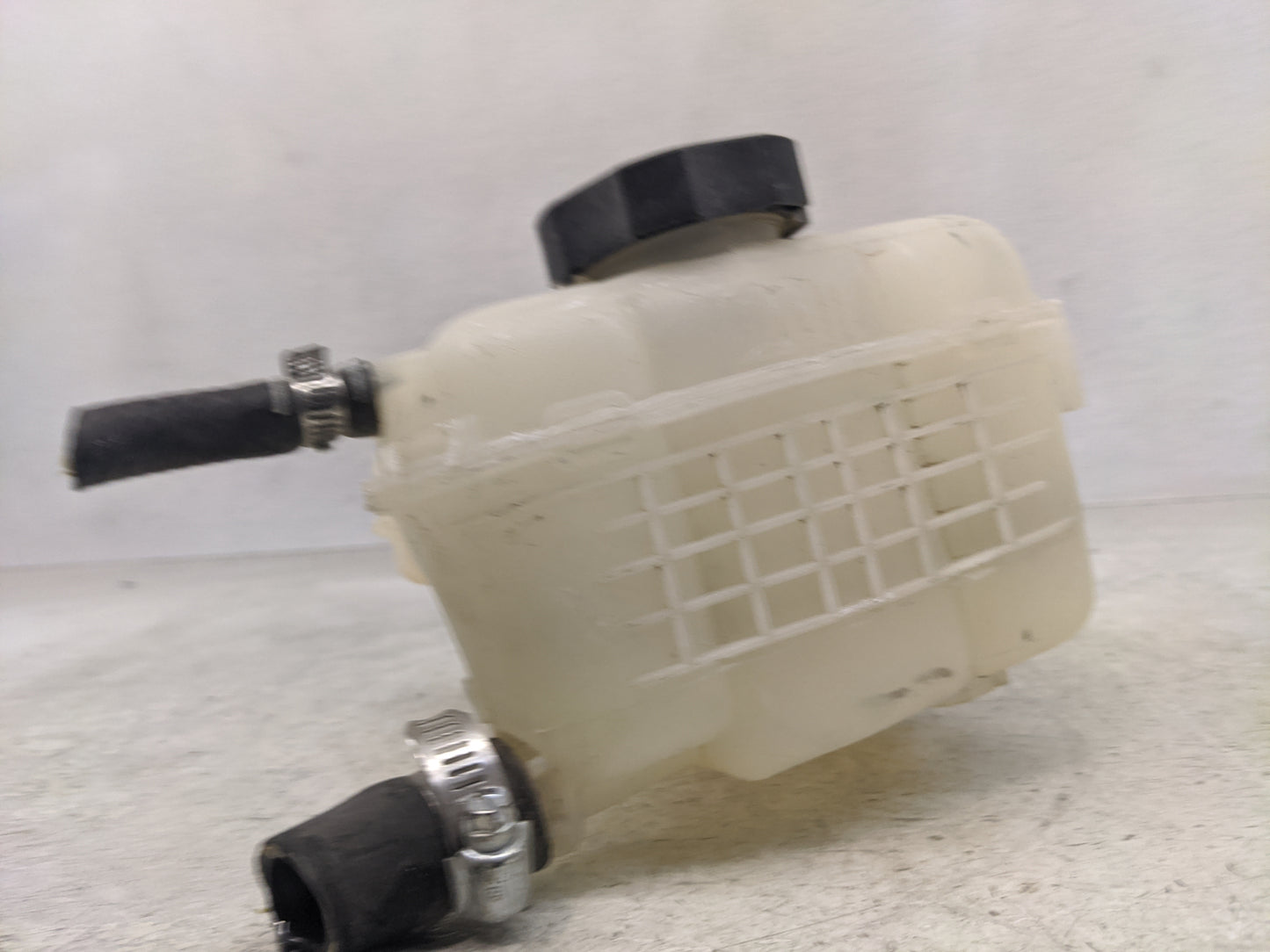 2011 Chevrolet Cruze Radiator Coolant Overflow Expansion Tank Bottle 1367118 - Oemusedautoparts1.com
