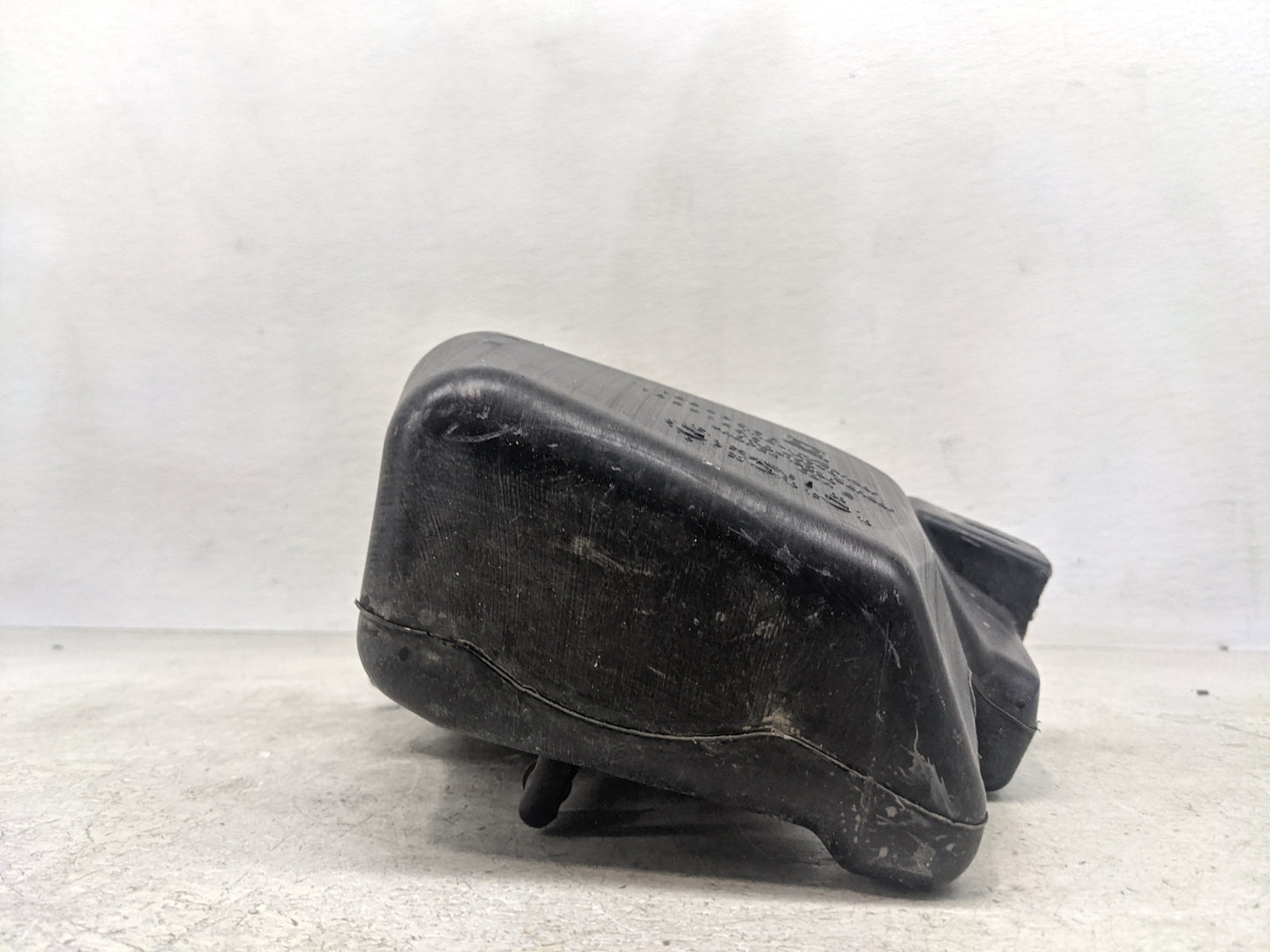 2014 Chevrolet Cruze Windshield Washer Fluid Reservoir Bottle Oem - Oemusedautoparts1.com
