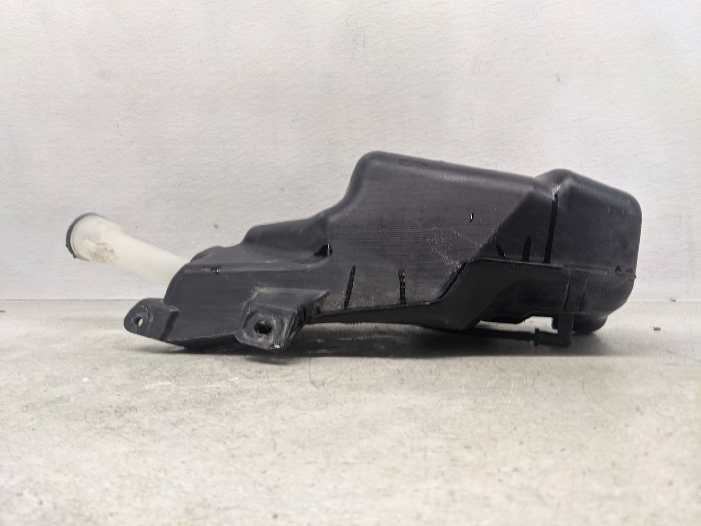 2014 Chevrolet Cruze Windshield Washer Fluid Reservoir Bottle Oem - Oemusedautoparts1.com